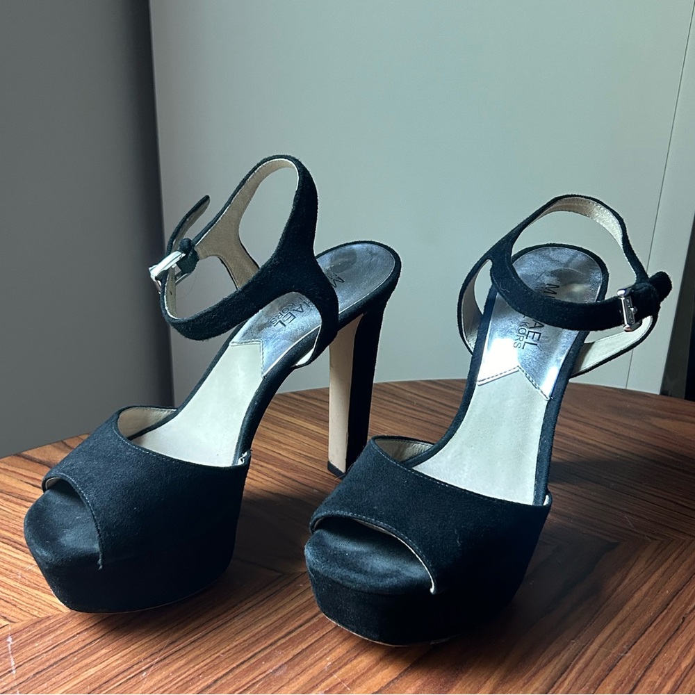 Beautiful black Michael Kors platform heels, size 6